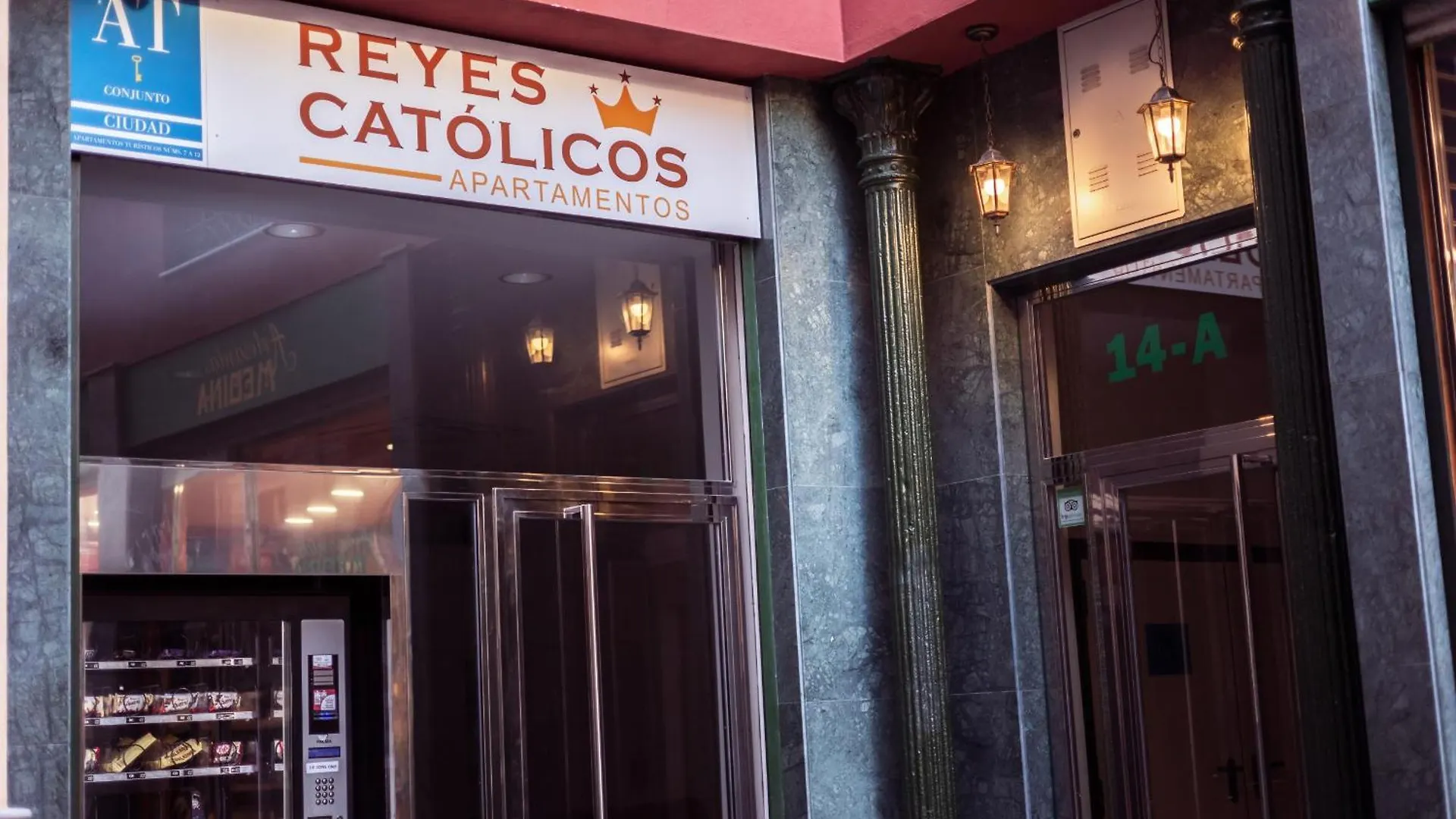 Apartamentos Reyes Catolicos Granada Apartment